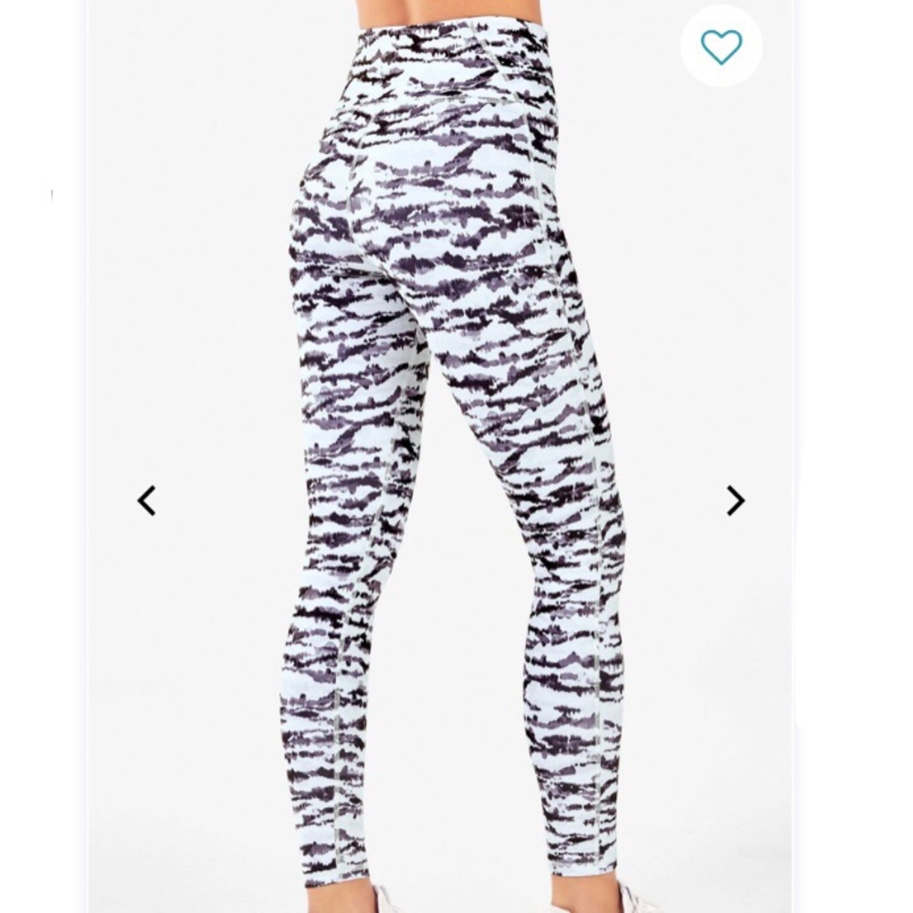 ⭐️NEW⭐️Fabletics Cold Weather Fleece Leggings